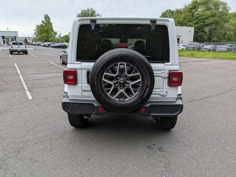 Certified 2025 Jeep Wrangler Unlimited Sahara AWD/4WD image 6