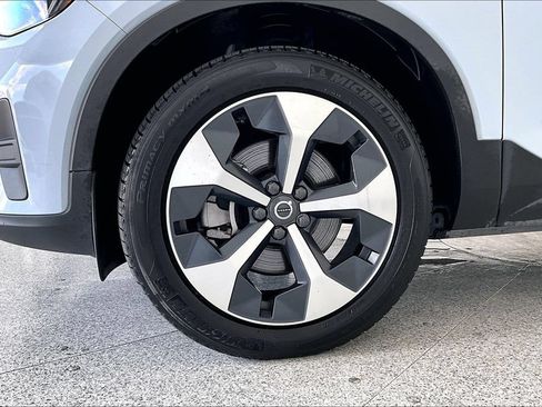 Certified 2024 Volvo XC40 B5 Core w/ Protection Package Premier AWD/4WD image 10