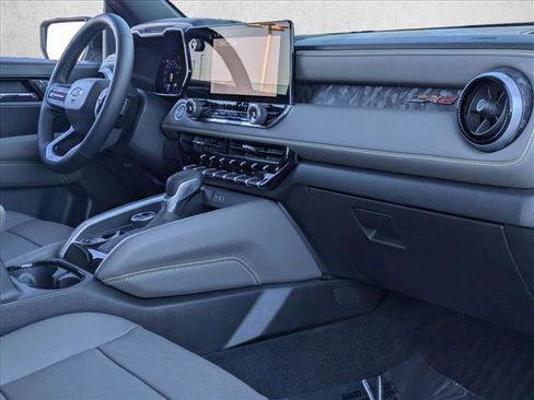 Used 2025 Chevrolet Colorado ZR2 w/ Midnight Edition image 23