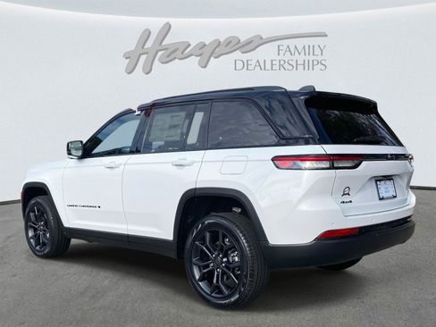 New 2025 Jeep Grand Cherokee Limited image 25