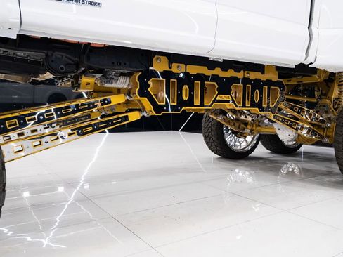 Used 2025 Ford F550 4x4 Crew Cab Super Duty image 29