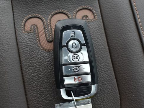 Used 2025 Ford Expedition King Ranch AWD/4WD image 34