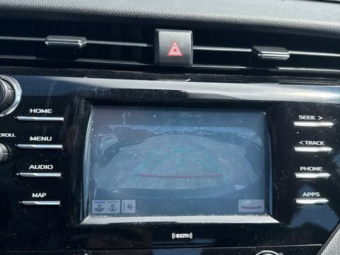 Used 2020 Toyota Camry SE w/ Convenience Package FWD image 19