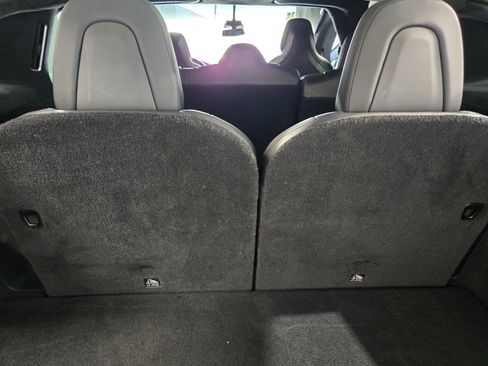 Used 2018 Tesla Model X image 9