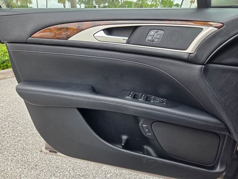 Used 2019 Lincoln MKZ Reserve FWD image 23