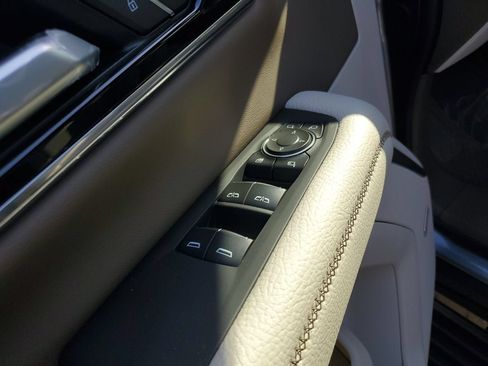 New 2026 GMC Yukon Denali w/ Denali Reserve Package AWD/4WD image 18