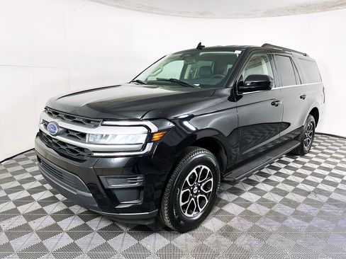 Used 2024 Ford Expedition Max XLT image 7
