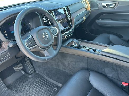 Used 2022 Volvo XC60 T8 Inscription Expression w/ Advanced Package image 12