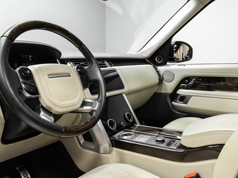 Used 2019 Land Rover Range Rover Long Wheelbase Autobiography image 7