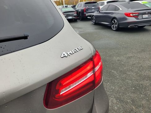 Used 2019 Mercedes-Benz GLC 300 4MATIC image 7