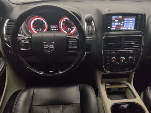 Used 2019 Dodge Grand Caravan SXT FWD image 22