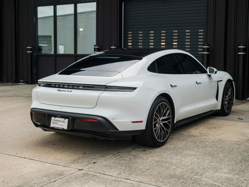 Used 2021 Porsche Taycan 4S image 10