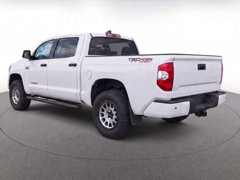 Used 2021 Toyota Tundra 4x4 CrewMax image 4