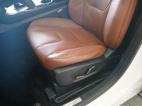 Used 2015 Ford Edge Titanium w/ Equipment Group 302A FWD image 26