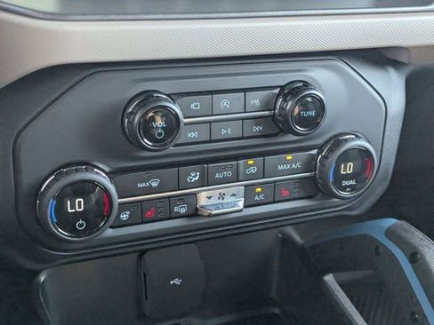 Used 2024 Ford Bronco Wildtrak image 28