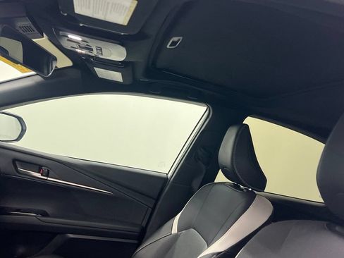 Used 2025 Toyota Camry SE FWD image 10
