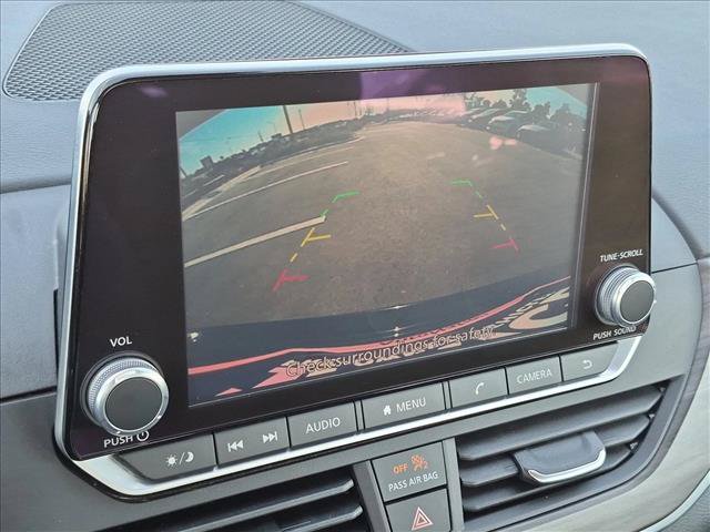 Used 2025 Nissan Altima 2.5 SV FWD image 13