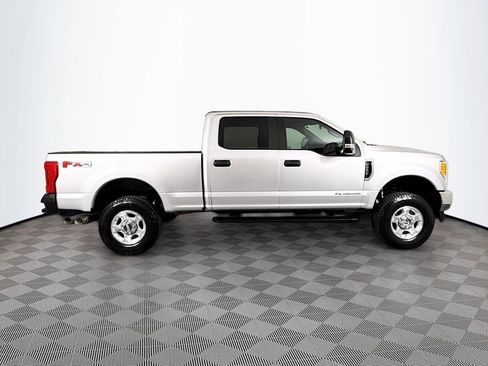 Used 2017 Ford F250 XL w/ Power Equipment Group AWD/4WD image 8