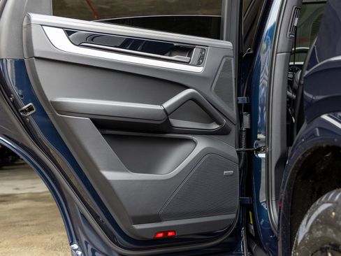 New 2026 Porsche Cayenne Coupe image 40