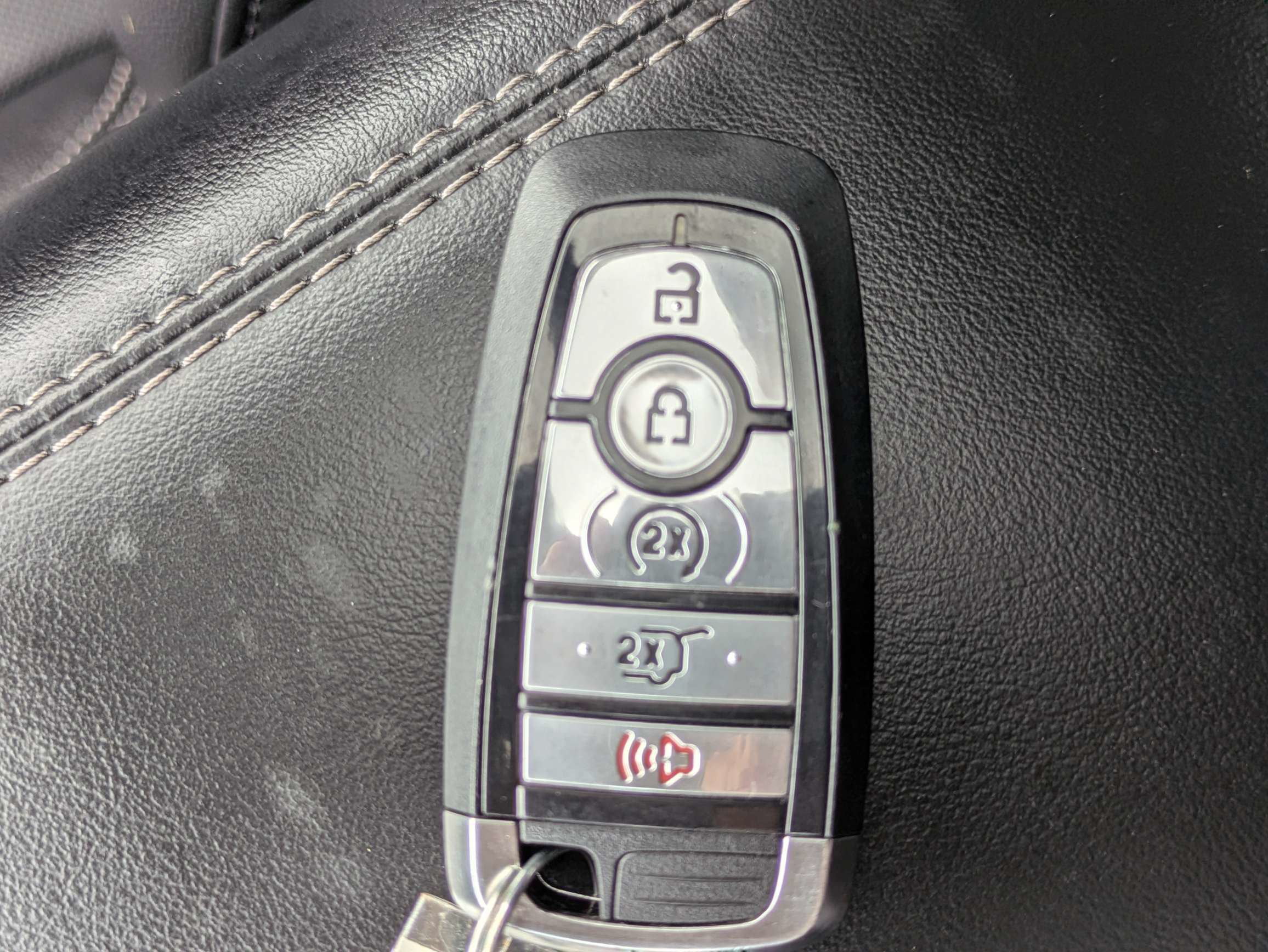 Used 2023 Ford Explorer Limited w/ Limited Technology Package RWD image 35