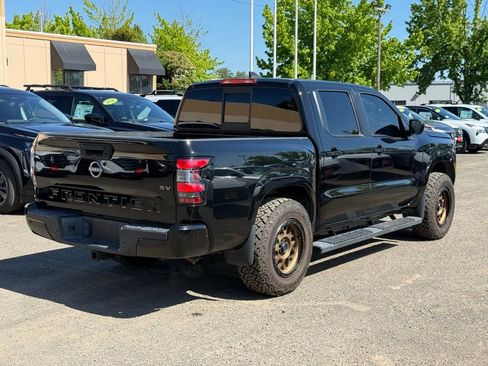 Used 2022 Nissan Frontier SV RWD image 4