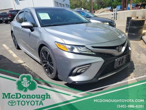 Used 2020 Toyota Camry XSE image 8