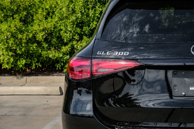 Used 2025 Mercedes-Benz GLC 300 4MATIC image 59