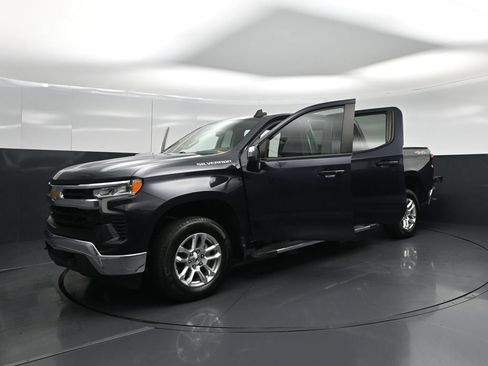 Used 2023 Chevrolet Silverado 1500 LT AWD/4WD image 25