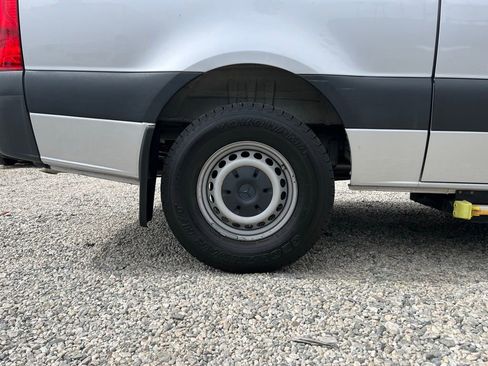 Used 2019 Mercedes-Benz Sprinter 2500 image 6