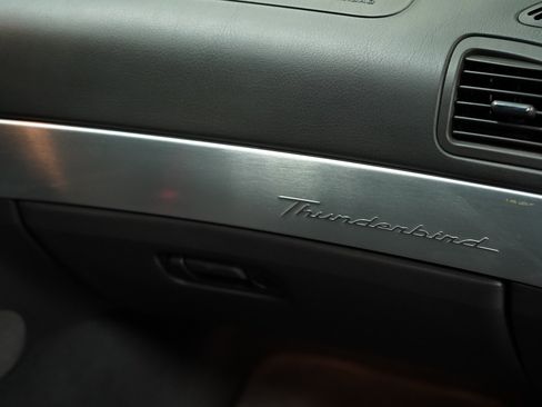Used 2002 Ford Thunderbird image 39