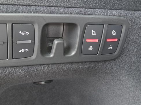Used 2025 Audi Q7 3.0T Prestige AWD/4WD image 33