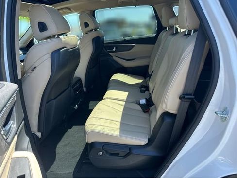 Used 2023 Acura MDX SH-AWD w/ Advance Package image 12
