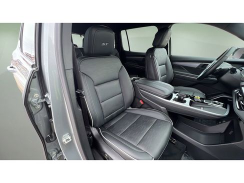 Certified 2025 Buick Enclave Sport Touring image 32