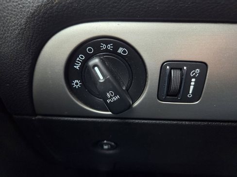 Used 2019 Dodge Durango SXT image 34