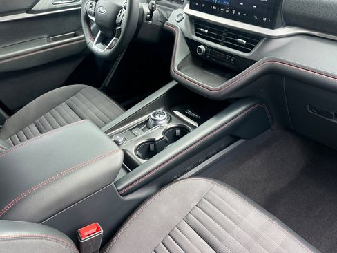 Used 2025 Ford Explorer ST-Line image 17