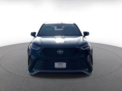 Used 2025 Toyota Highlander XSE image 4