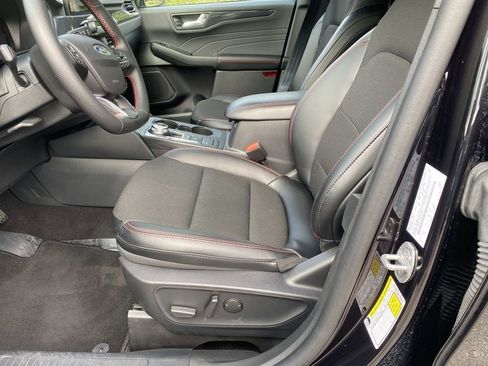 Certified 2025 Ford Escape ST-Line AWD/4WD image 19