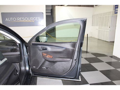 Used 2015 Chevrolet Impala LT image 25
