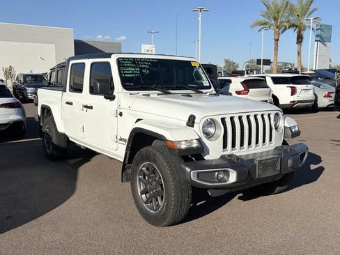 Used 2022 Jeep Gladiator Overland w/ Trailer Tow Package AWD/4WD image 3