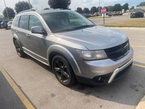 Used 2020 Dodge Journey Crossroad FWD image 3