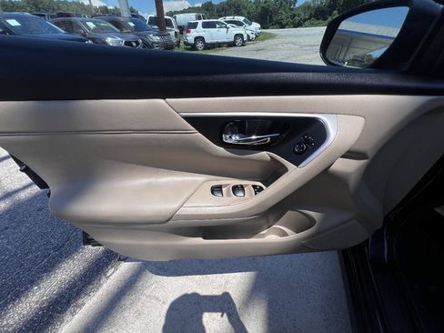 Used 2017 Nissan Altima 3.5 SL FWD image 15