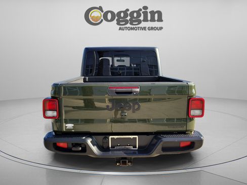 Used 2021 Jeep Gladiator Sport image 4