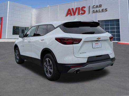 Used 2025 Chevrolet Blazer LT FWD image 9