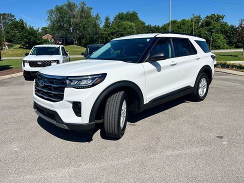 New 2026 Ford Explorer Active w/ Active Comfort Package RWD image 3
