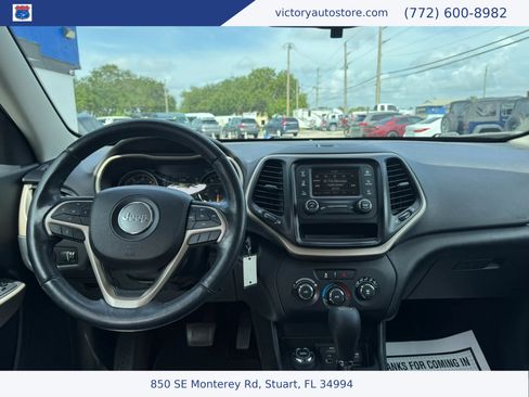 Used 2018 Jeep Cherokee Latitude w/ Altitude Package AWD/4WD image 21