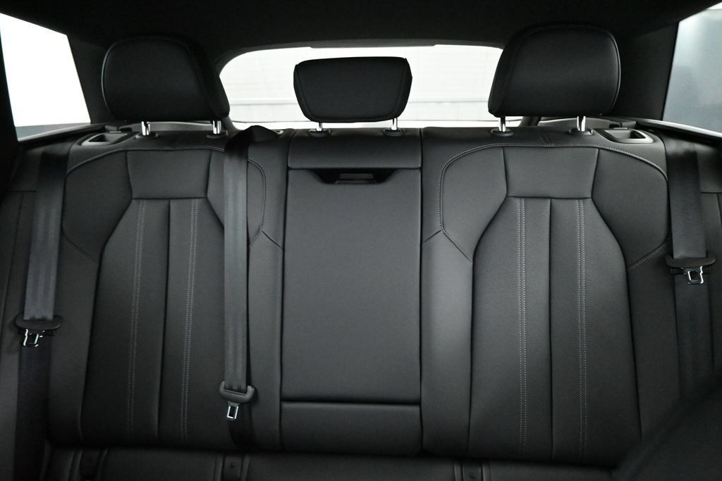 New 2027 Audi SQ6 e-tron Premium Plus AWD/4WD image 17