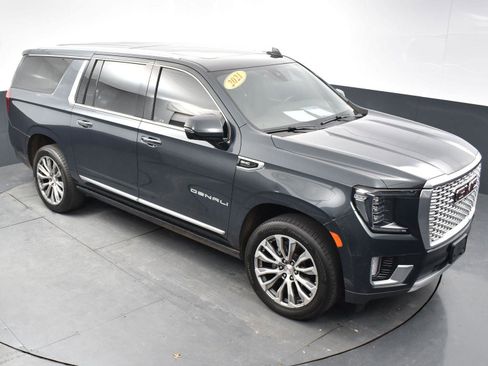 Used 2021 GMC Yukon XL Denali w/ Denali Premium Package AWD/4WD image 42