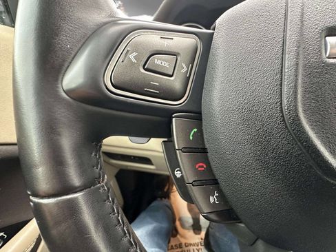 Used 2018 Land Rover Range Rover Evoque image 21