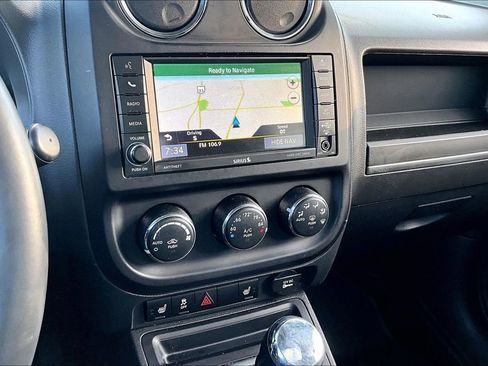Used 2015 Jeep Patriot Limited w/ Sun/Sound Group AWD/4WD image 10