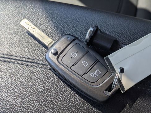 Used 2023 Hyundai Tucson SE image 38